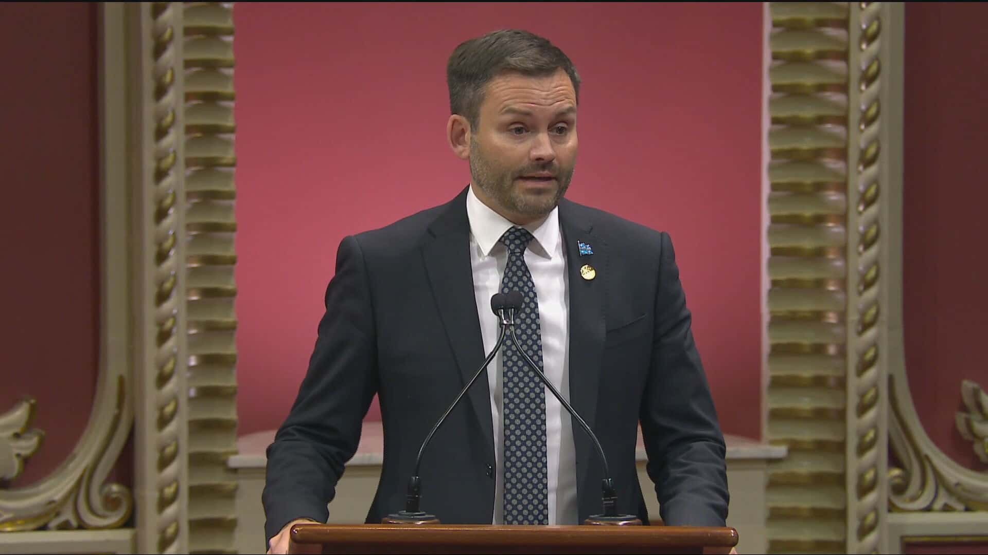 EN DIRECT | Les députés du Parti Québécois prêtent serment