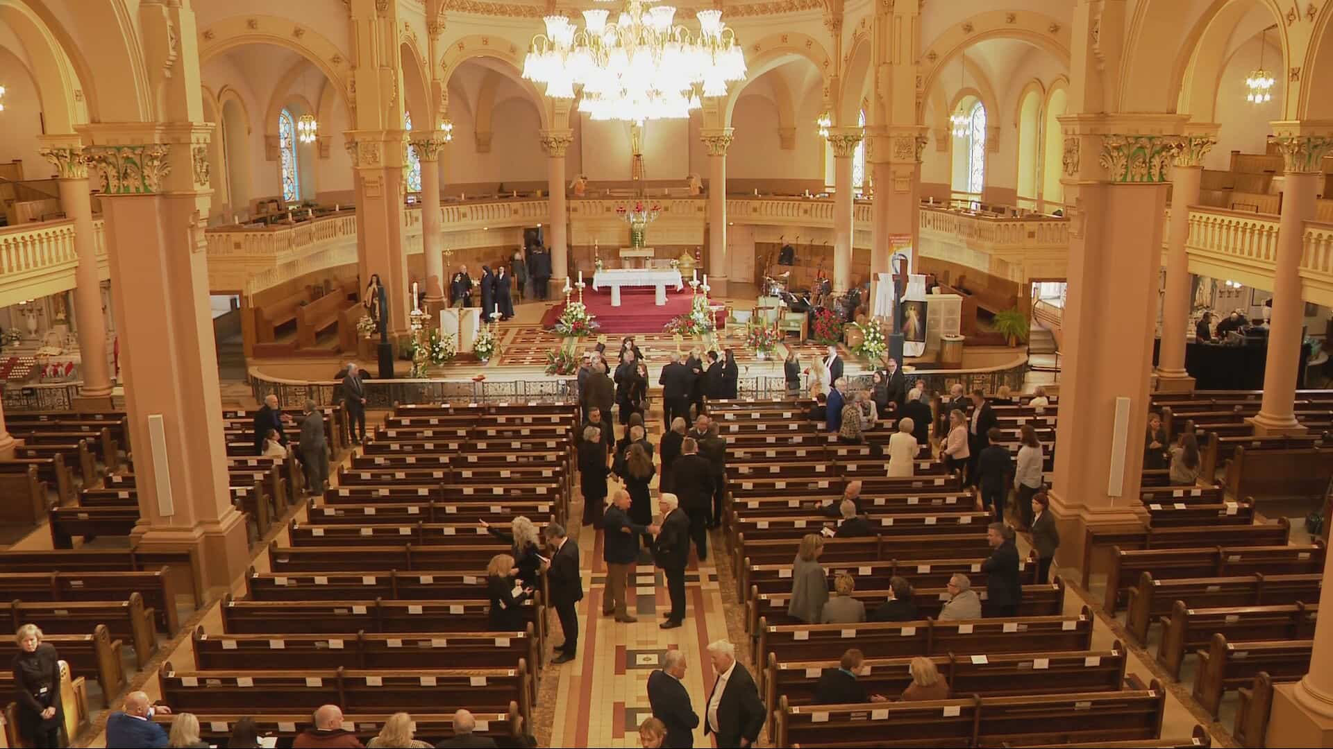 EN DIRECT | Les funérailles de Rodger Brulotte