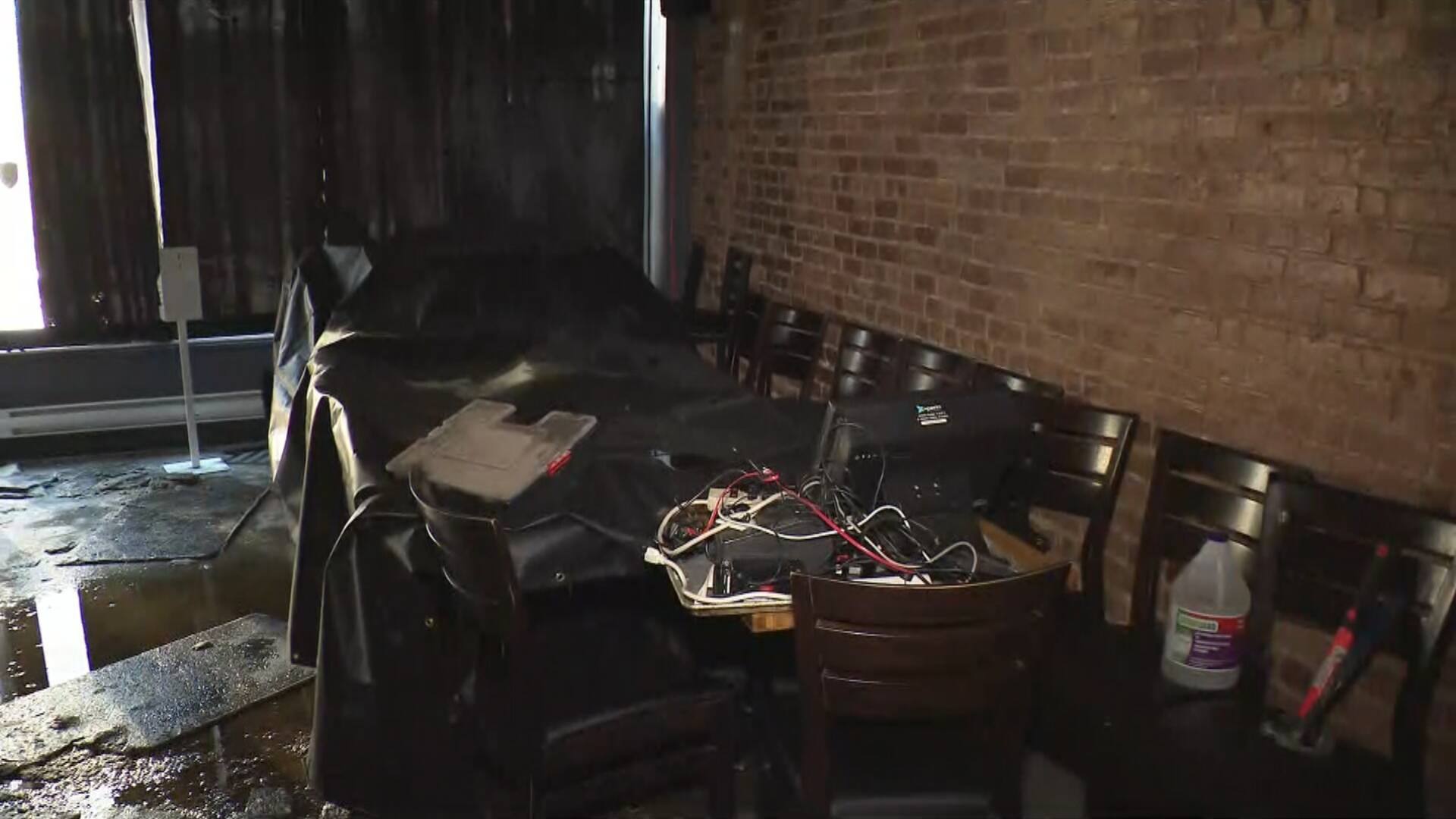 Des commer&ccedil;ants cambriol&eacute;s &agrave; la suite d&rsquo;un incendie au centre-ville de Montr&eacute;al