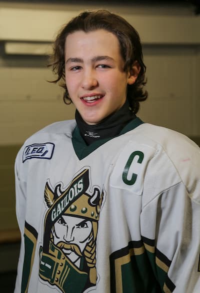 Foto de Elliot Desnoyers no quadro do cahier des meilleurs pee-wee em Quebec em 2015.
