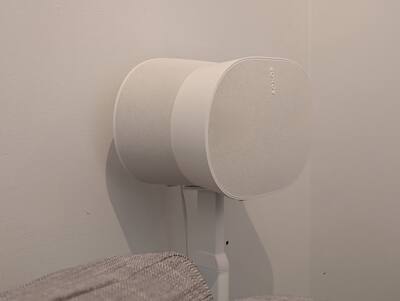 La barra de sonido Sonos Arc Ultra y el subwoofer Sonos Sub 4.