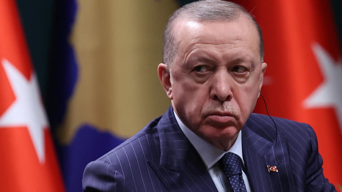 Erdogan réclame un «cessez-le-feu général urgent» à Poutine