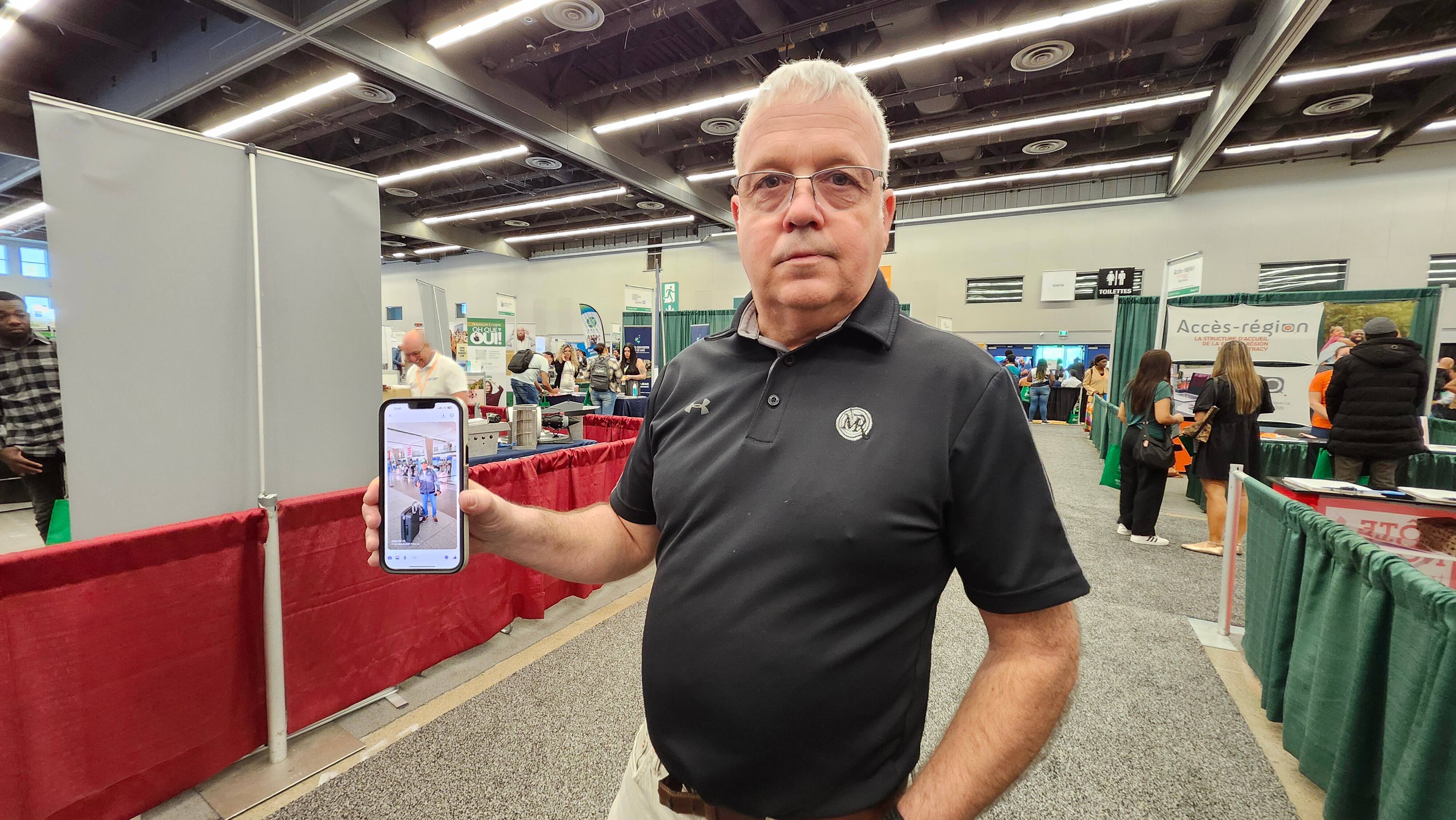 Il perd un &agrave; un ses travailleurs &eacute;trangers qui doivent prendre le chemin de l&rsquo;a&eacute;roport