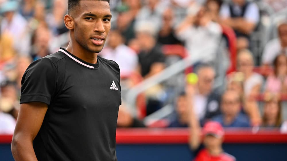 Félix Auger-Aliassime prende vita Félix Auger-Aliassime prende vita
