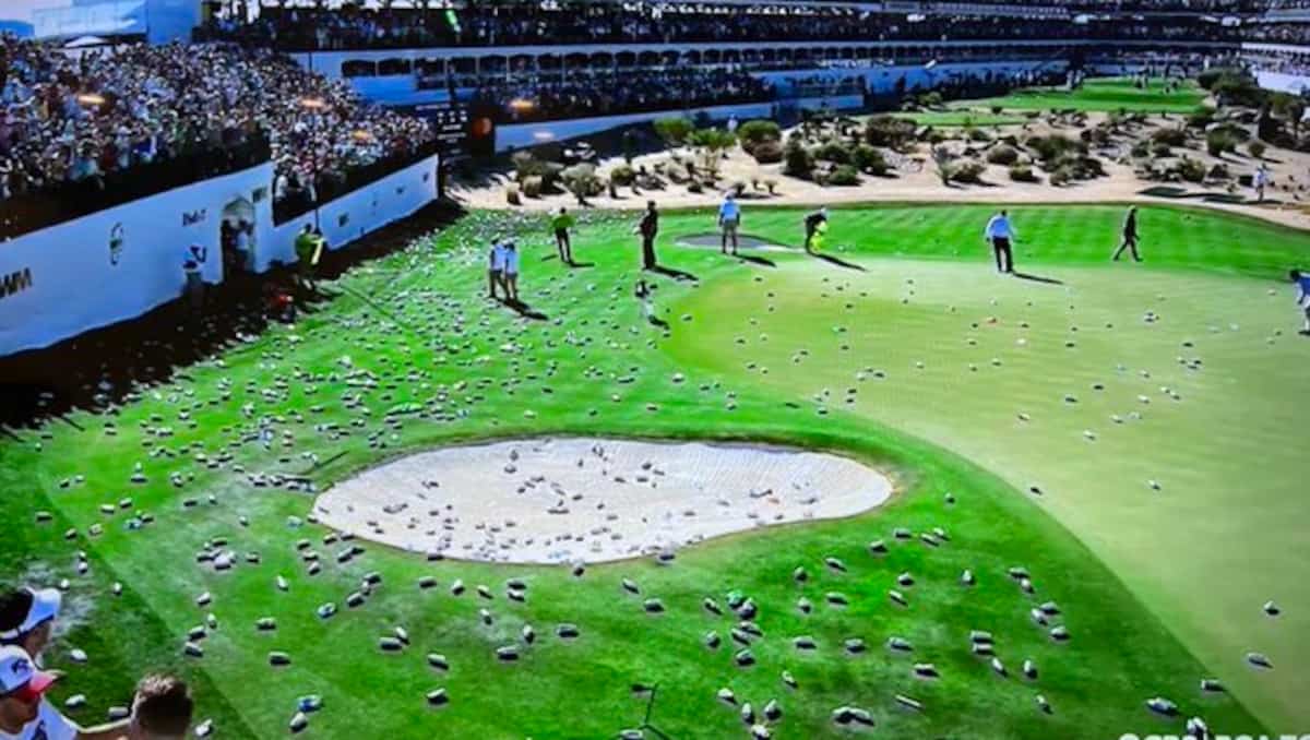 À VOIR: une scène surréaliste à l’Omnium de golf de Phoenix!