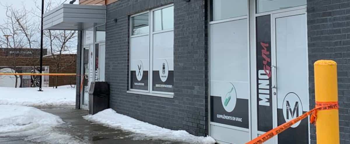 Rive-Nord de Montréal: deux boutiques atteintes par des projectiles d’arme à feu, la voiture du propriétaire incendiée