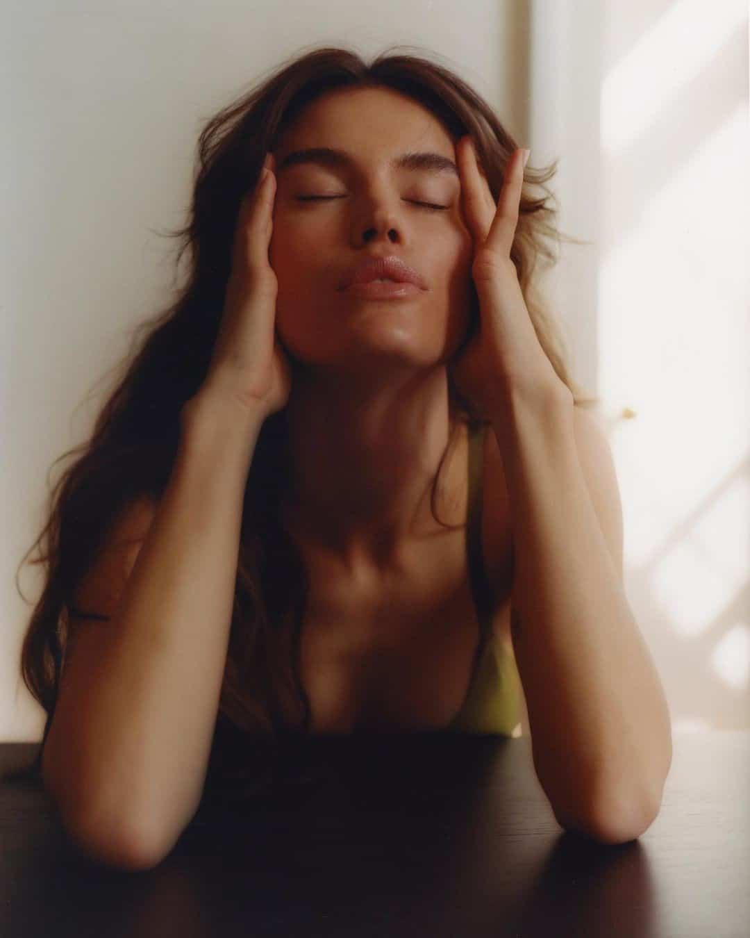 Cette simple habitude promet une peau plus jeune