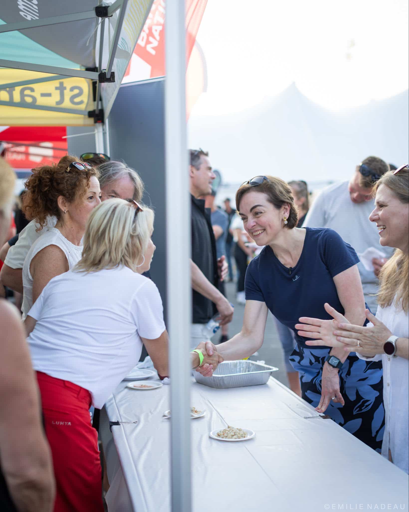 Le temps des BBQ et de la grande séduction politique