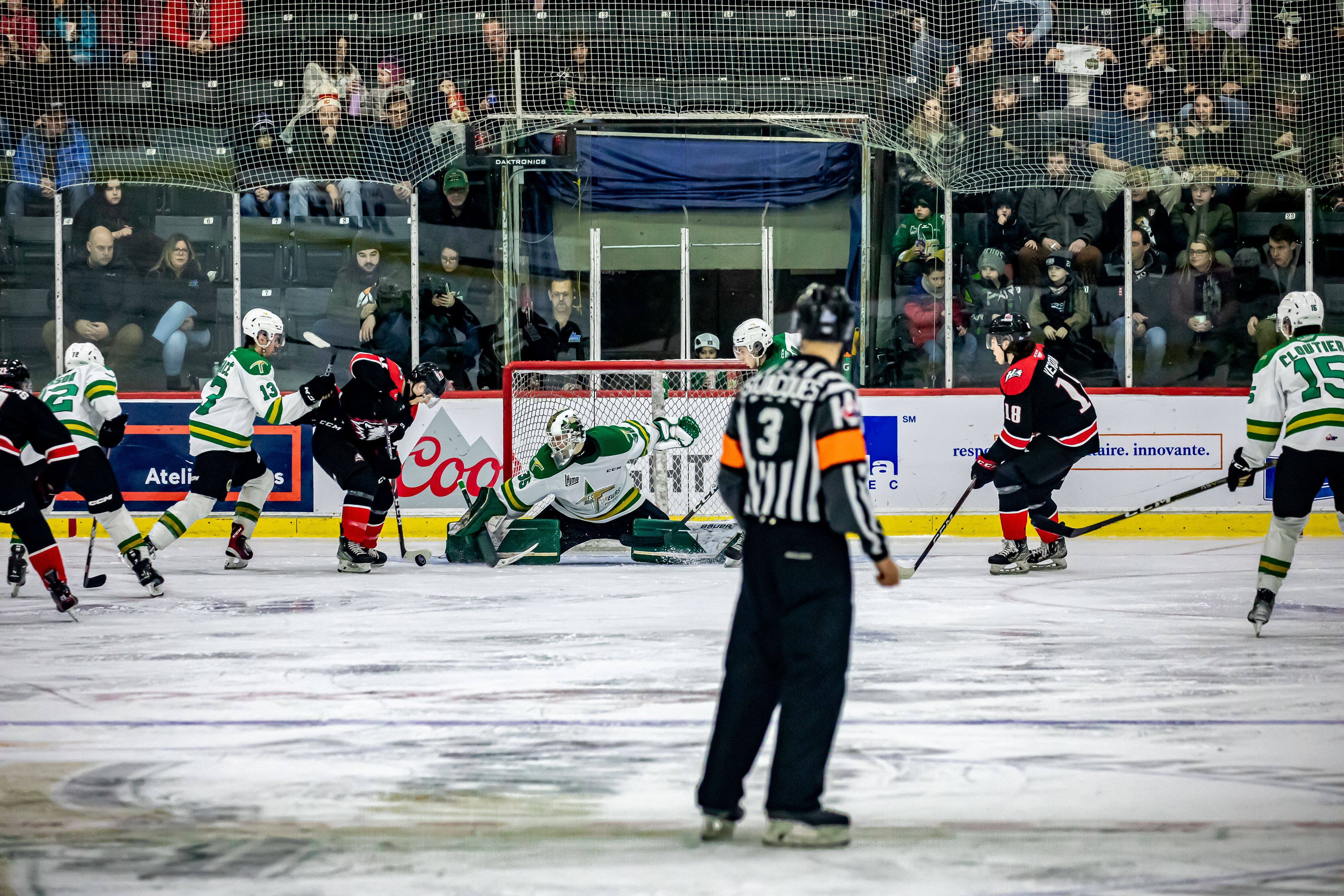 Les Huskies remportent la bataille de la 117 - sports | TVA Sports