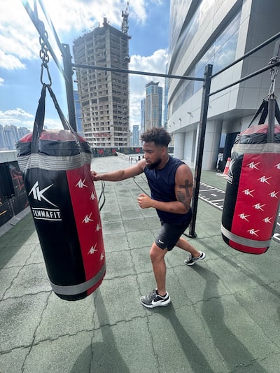 El quebequense Geoffrey Cantin-Arku, des Alouettes de Montréal, entró en Dubaï, en los Emiratos Árabes Unidos, el mismo 17 de enero de 2026, para prepararse para la próxima temporada de la Liga Canadiense de Fútbol.