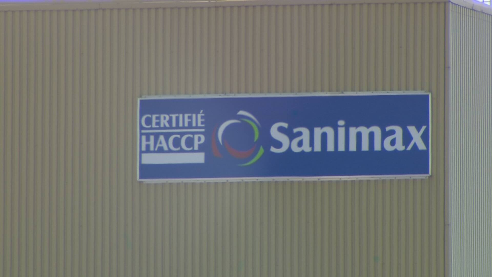 Demonstration In Front Of Sanimax Enough Is The Enough It Stinks Rokzfast