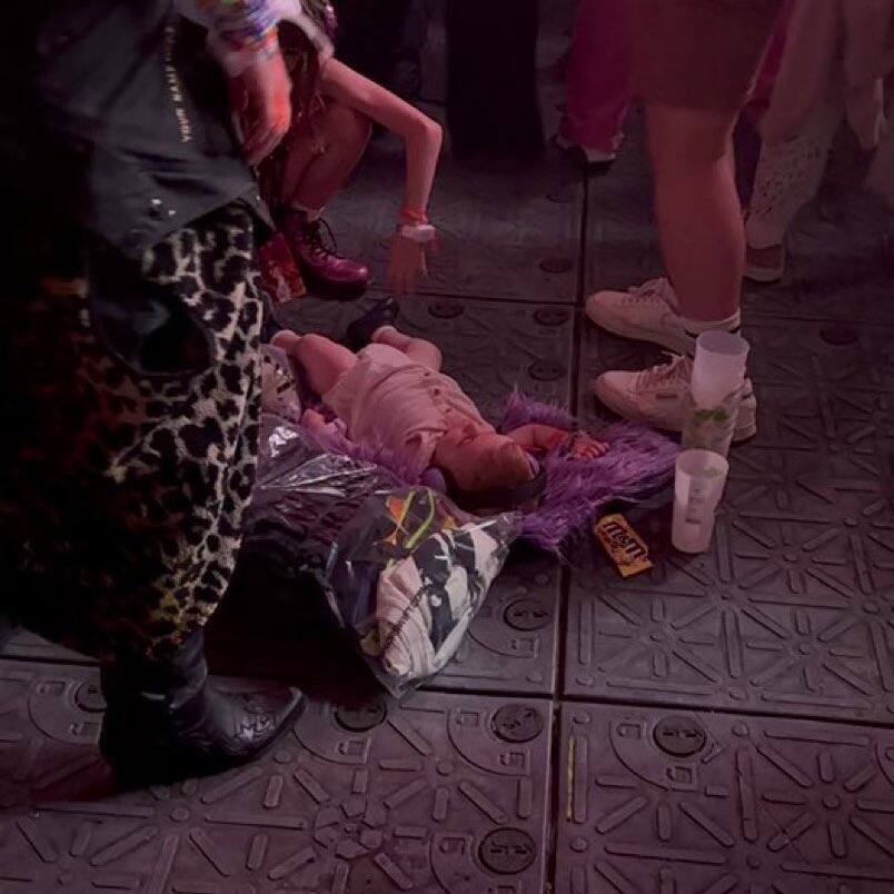 Concert de Taylor Swift : un b&eacute;b&eacute; par terre au milieu de la foule