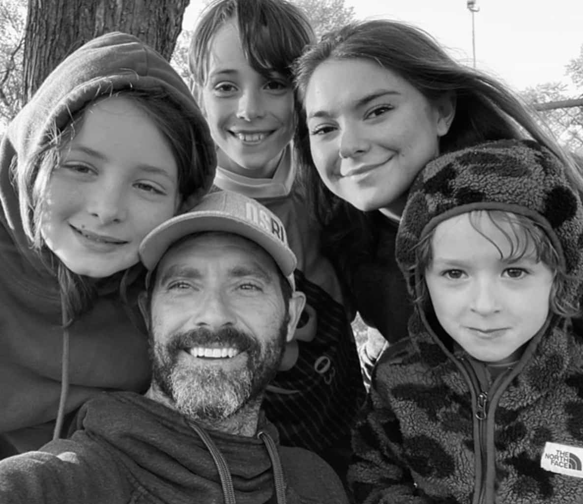 39 vedettes qui soulignent la fête des Pères