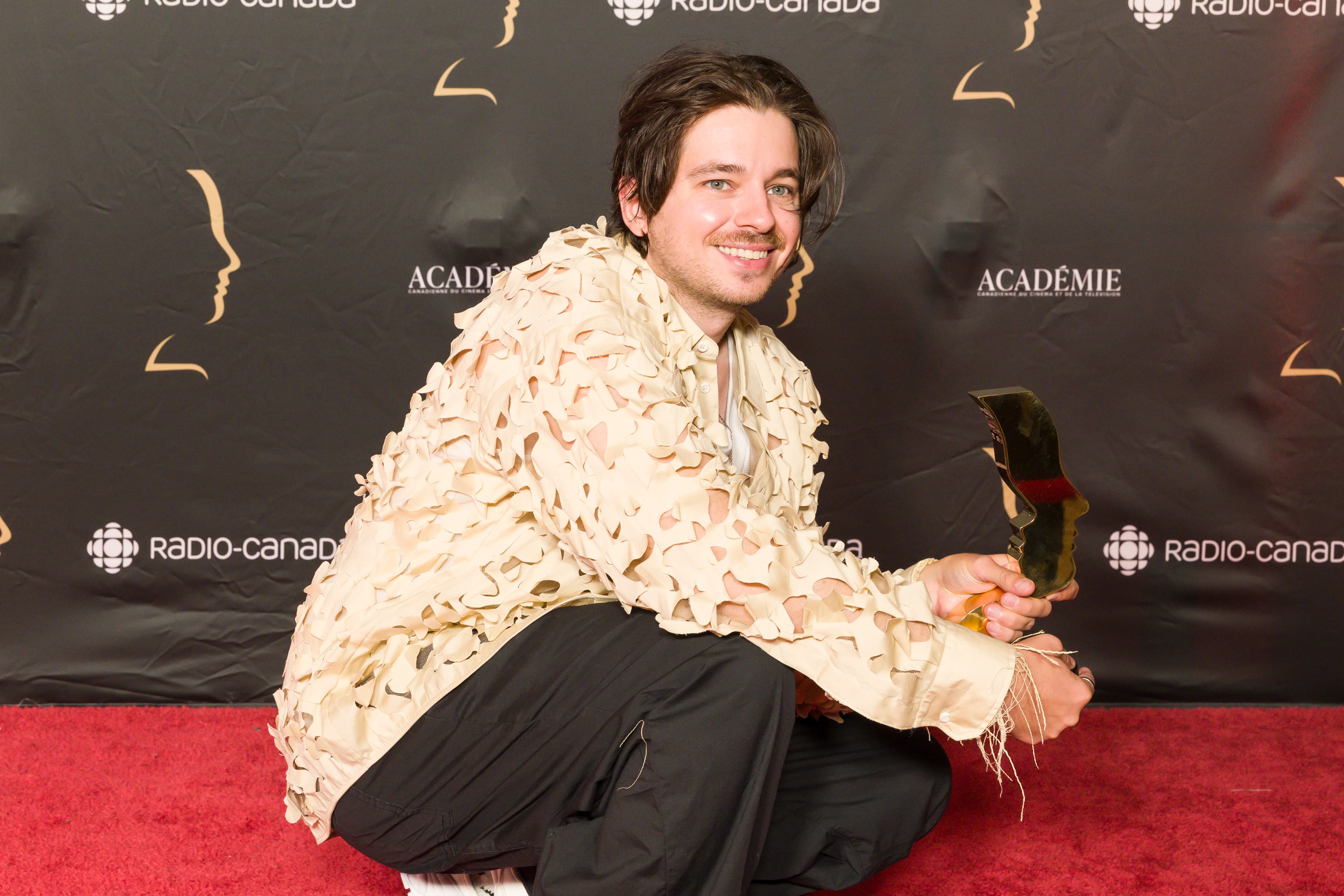 Alexandre Nachi lors du Gala d'ouverture des 41es prix Gémeaux. Le comédien qui joue maintenant dans «Indéfendable» a remporté le prix du meilleur interprète pour la série «La nuit devant nous».