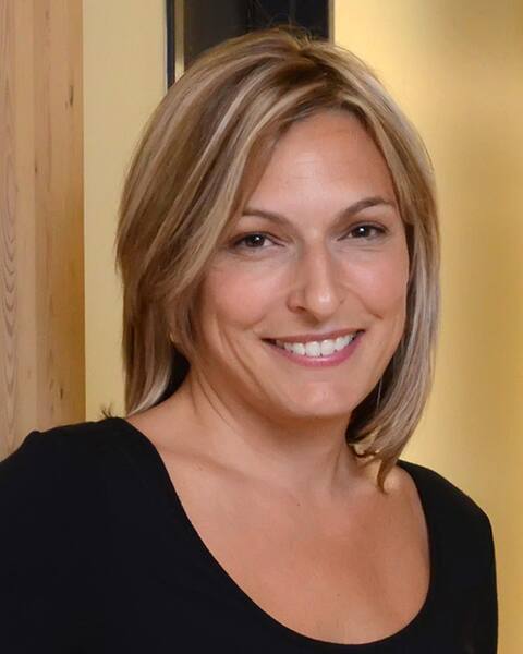 Profesora y Directora del Programa de Maestría en Derecho Internacional Aplicado y Política Internacional (DIPIA) de la Facultad de Derecho de la Universidad de Sherbrooke, Genevieve Dufour,