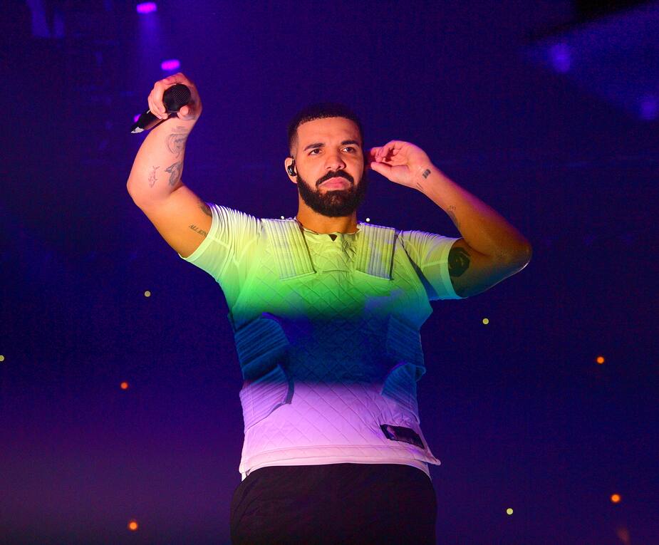 Image principale de l'article Drake dévoile des photos de son fils