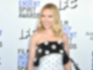 Scarlett Johansson poursuit Disney