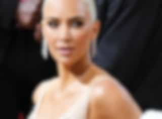 Elle nie avoir abîmé la robe de Marilyn Monroe