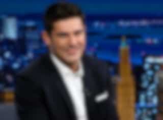 Méconnaissable sur un plateau de tournage