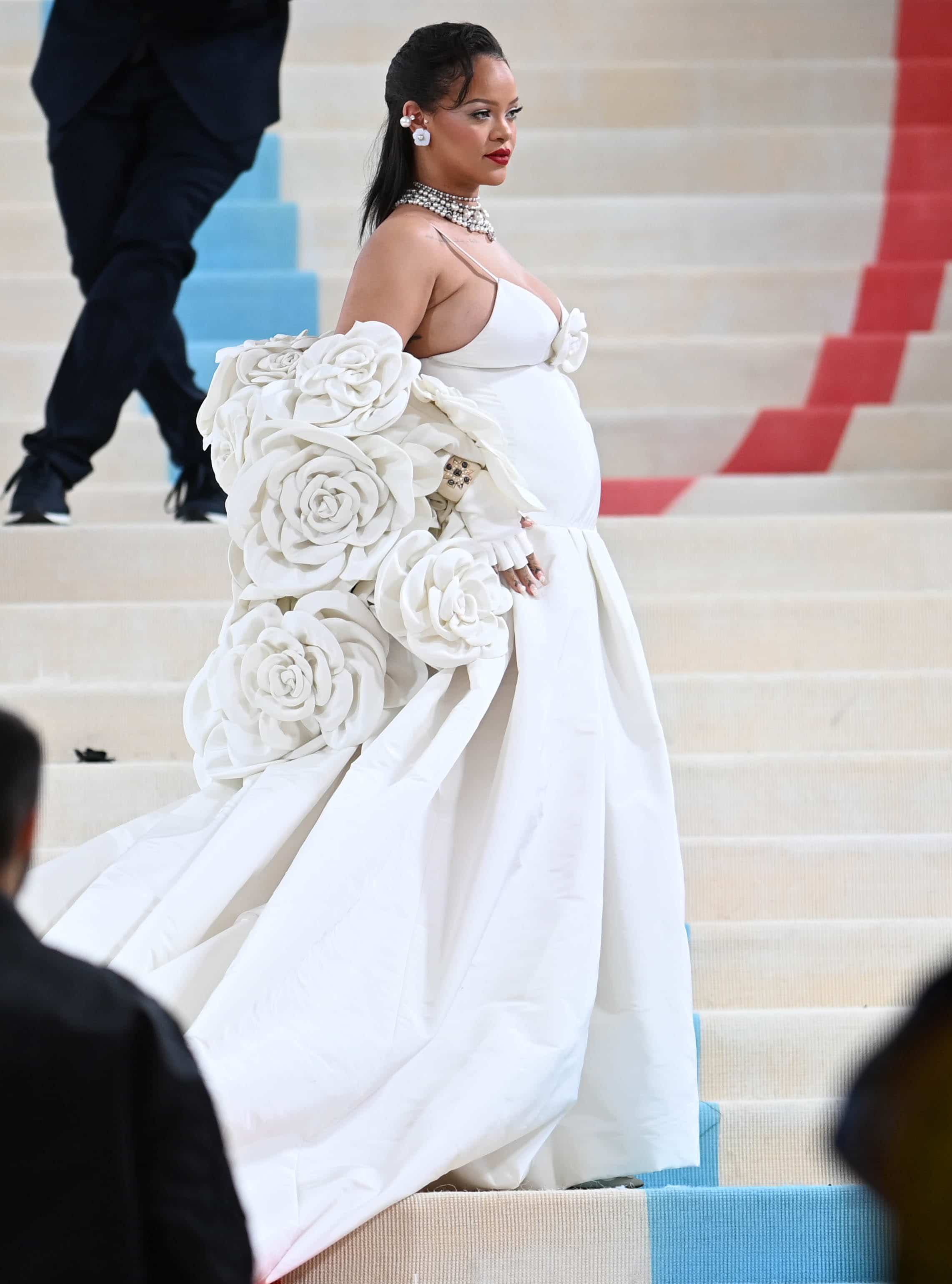 Enceinte et fabuleuse, Rihanna met le feu à Instagram en sousvêtements