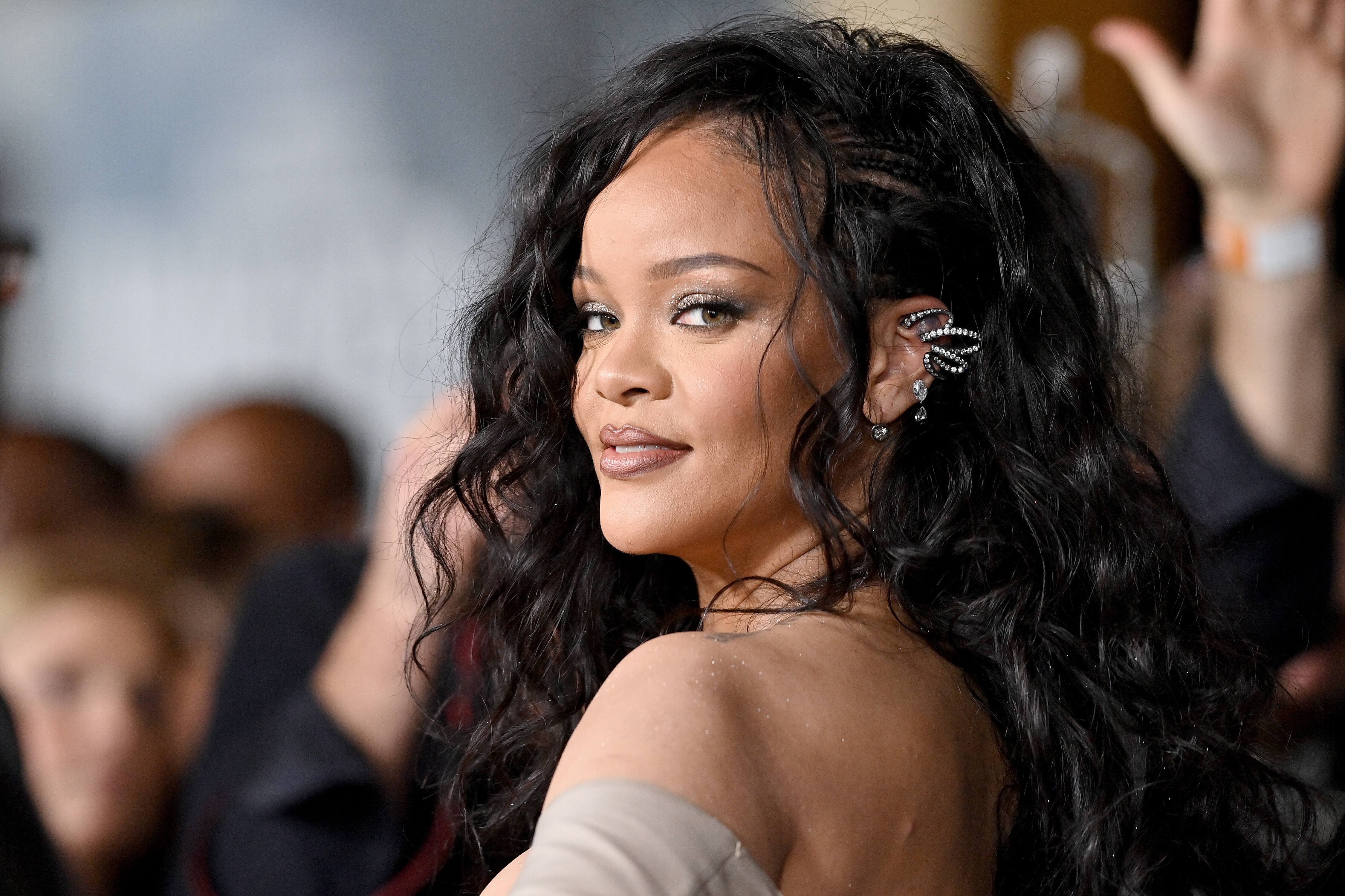Rihanna dévoile les premières images de son bébé