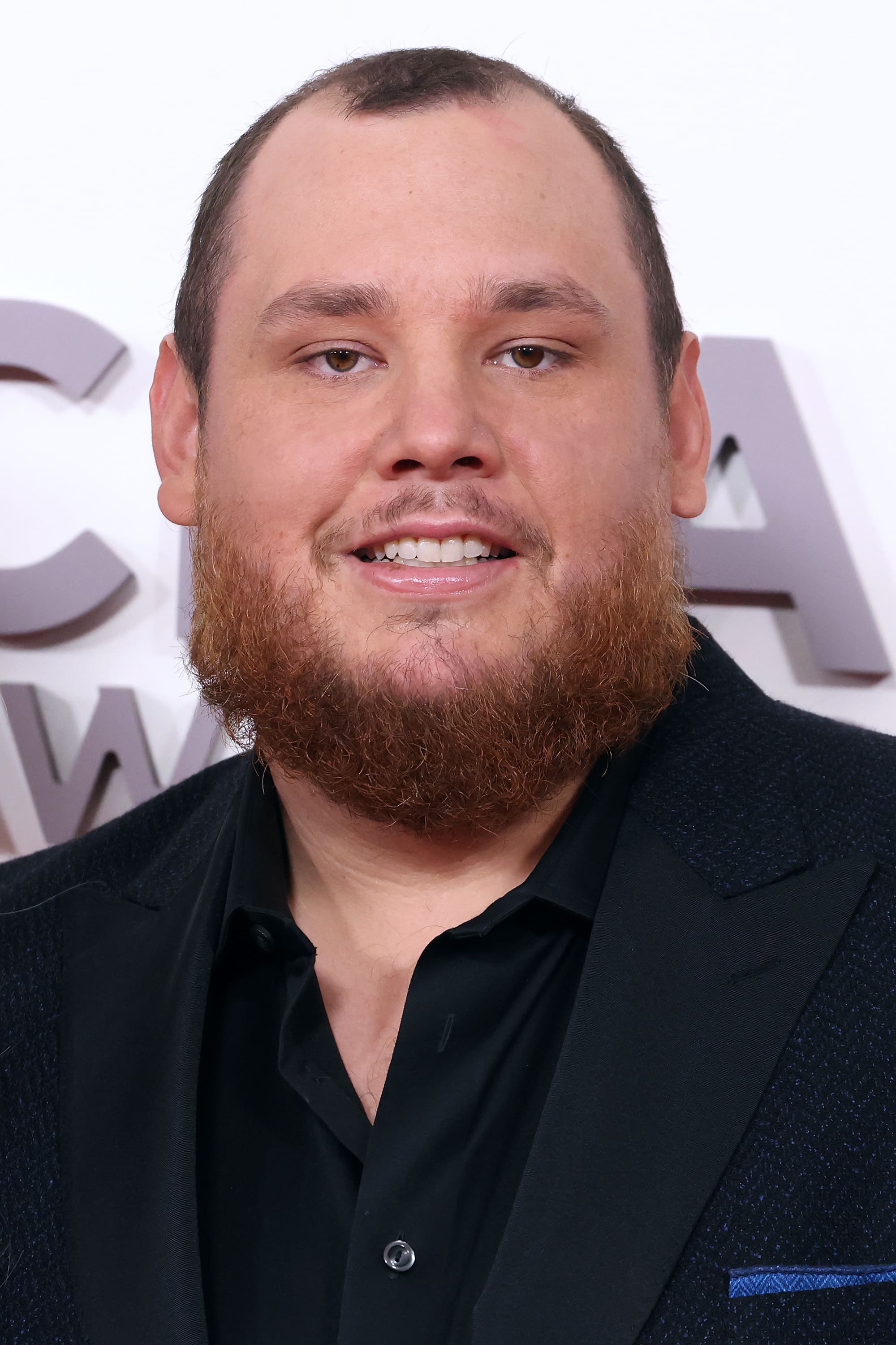 &laquo;Ces m&eacute;dicaments me font peur&raquo;: Luke Combs ne prendra pas de m&eacute;dicaments amaigrissants pour perdre du poids