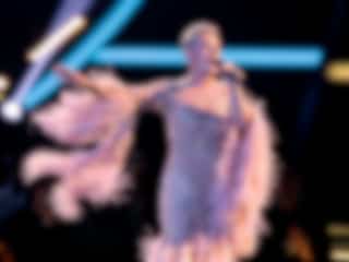 Pink rend un touchant hommage à Olivia Newton-John