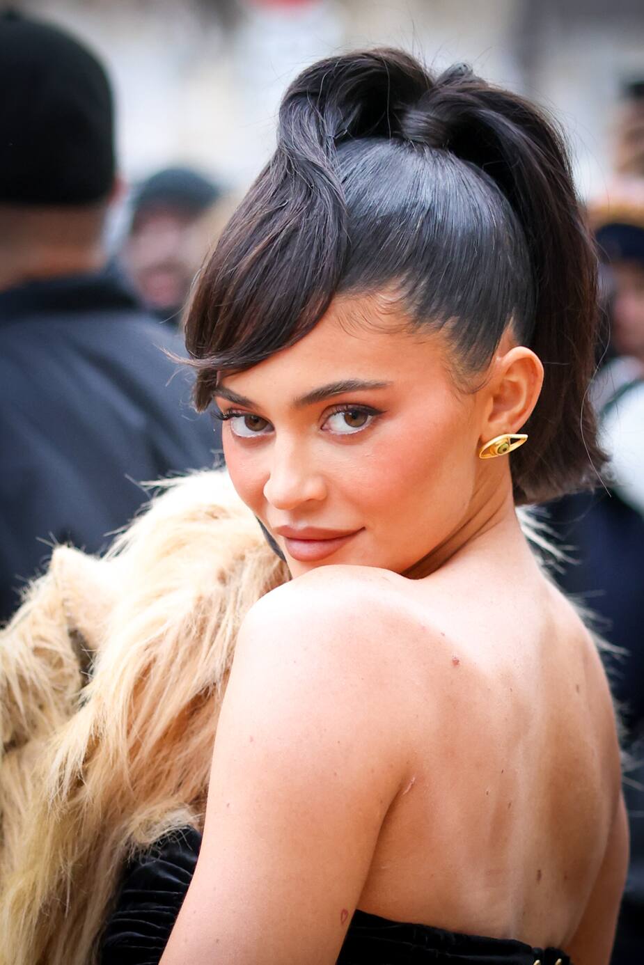 Image principale de l'article Le look «taxidermie» de Kylie Jenner choque