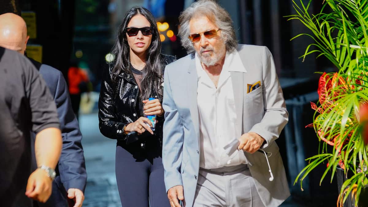 3 mois après la naissance de leur bébé, l'amoureuse d'Al Pacino exige