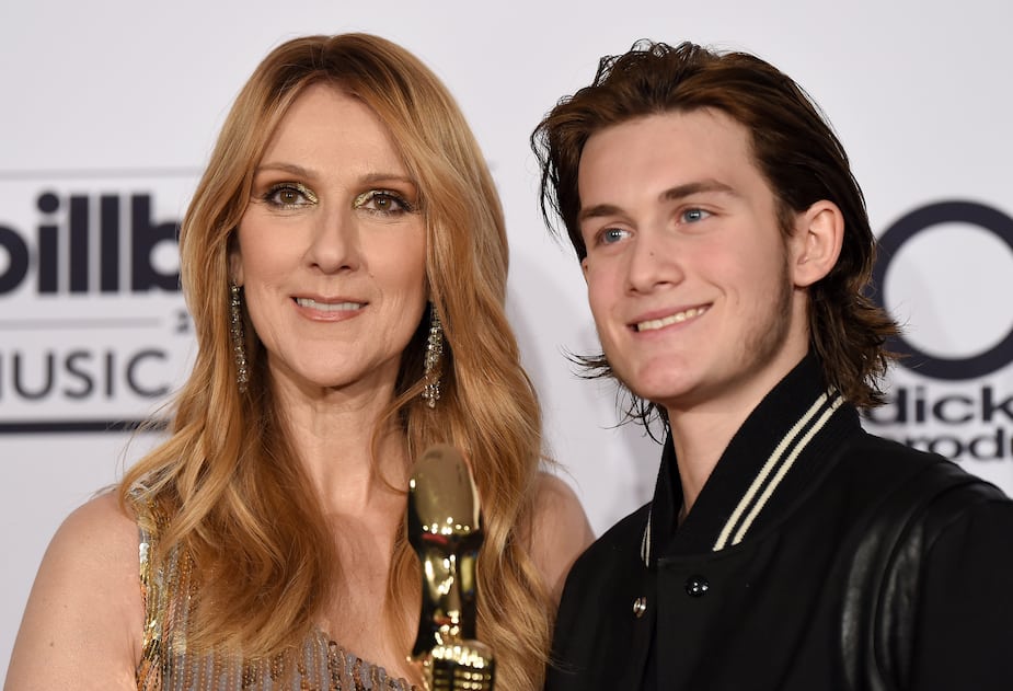 22 photos de René-Charles Angélil qui montrent à quel point il a changé ...