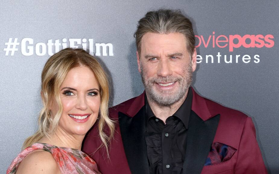 Image principale de l'article John Travolta adresse un message à sa femme