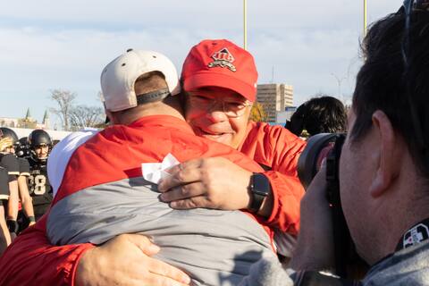 Red and gold: an important victory and a record