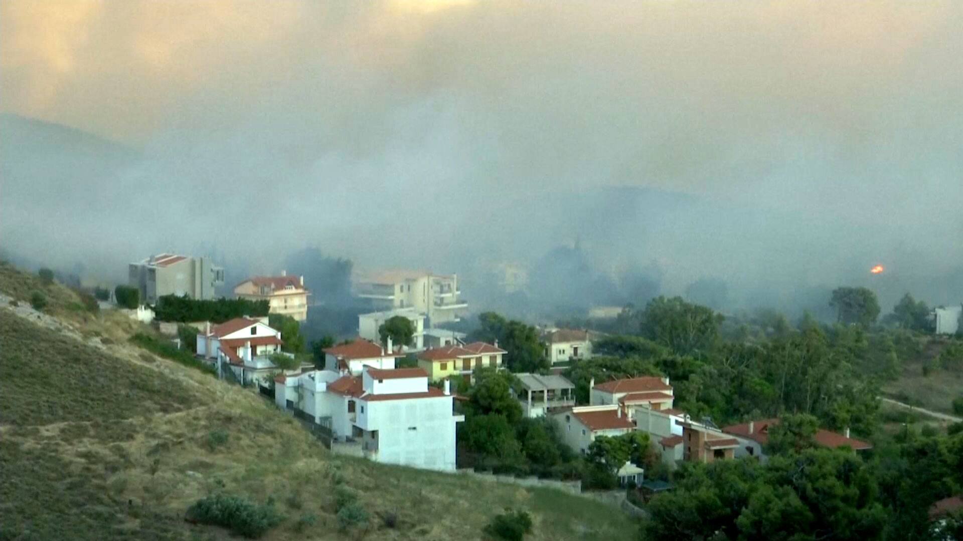 Un feu au nord d'Ath&egrave;nes conduit &agrave; l'&eacute;vacuation de plusieurs villages