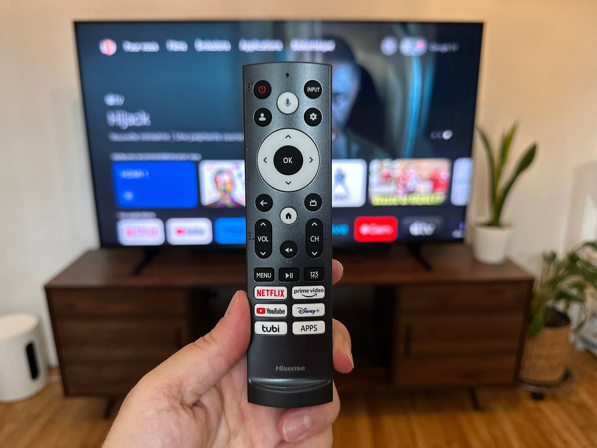 Essai de la télé Hisense U8K vive les Mini DEL! Pèse sur start