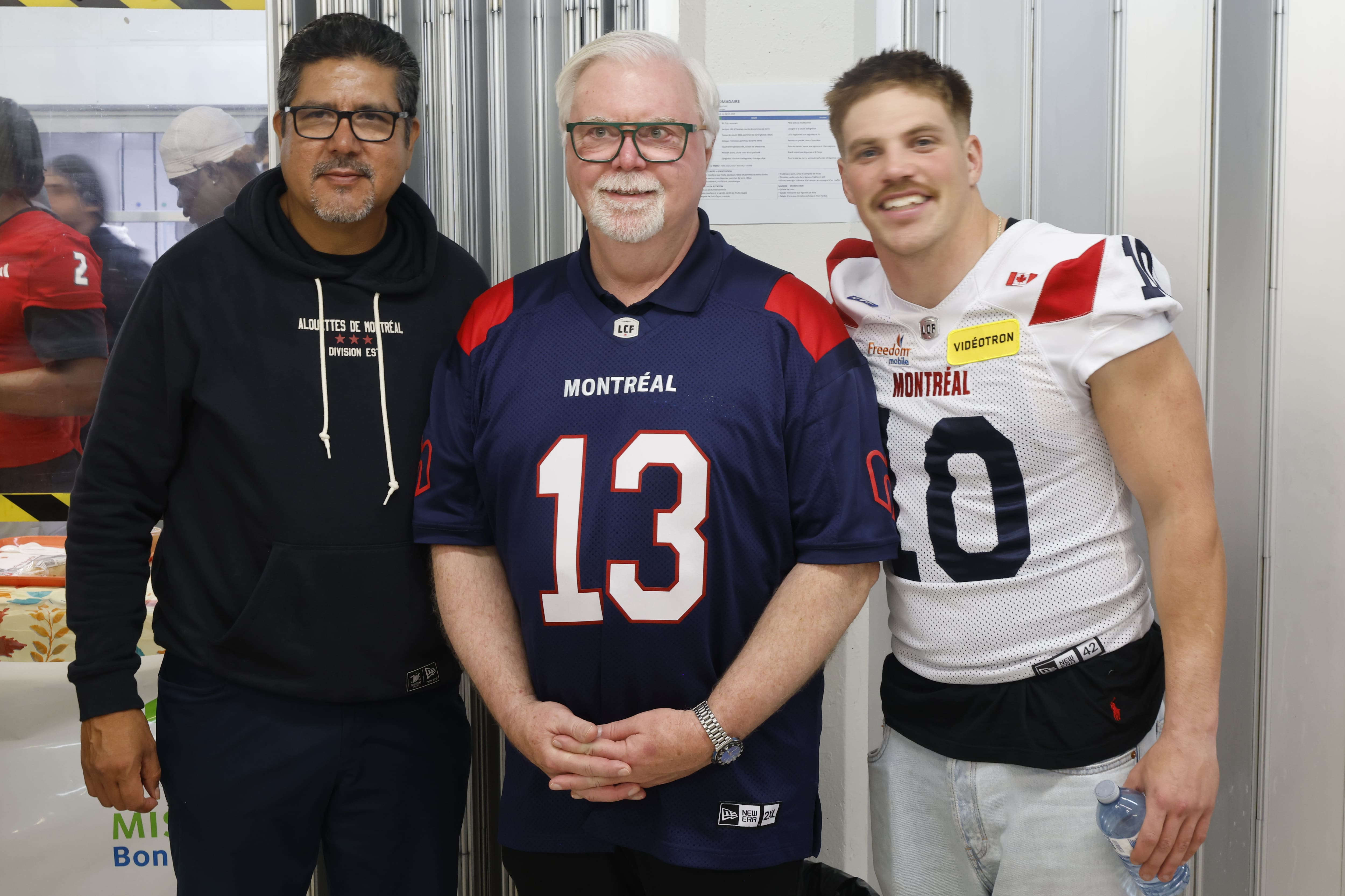 Les Alouettes célèbrent leur victoire avec du bénévolat