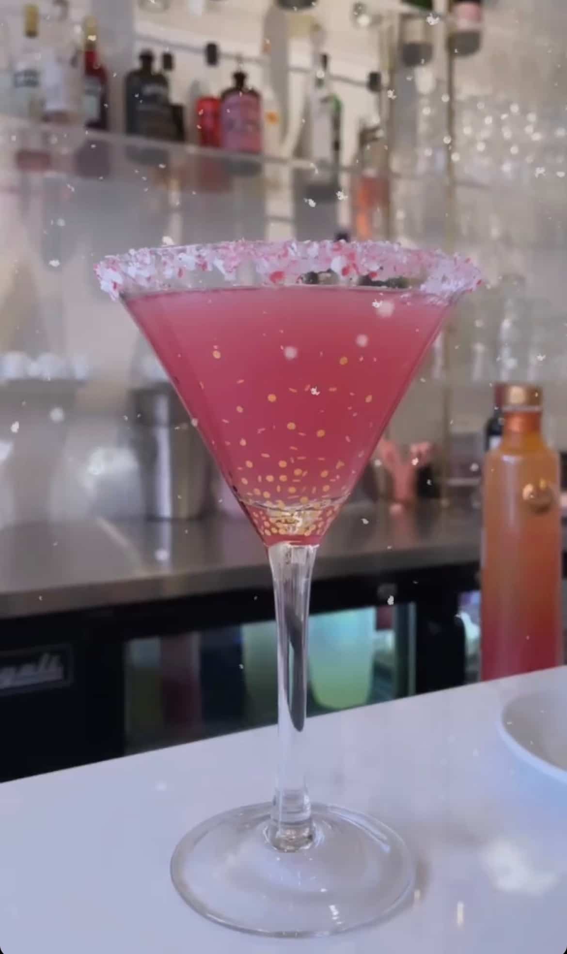 Un Cosmo à la canne de bonbon qui goûte Noël 