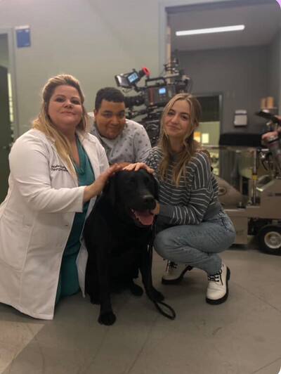 Mack en el set de la serie