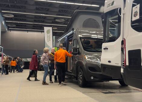 À l'ouverture du Salon du VR, jeudi matin, une longue file de curieux attendait d'entrer.