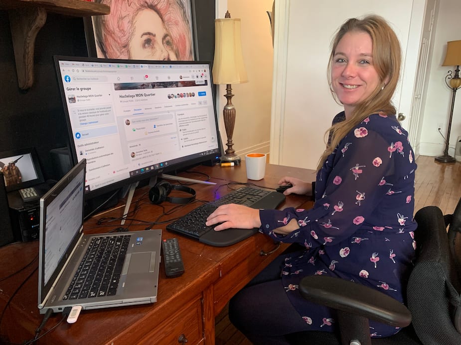 Geneviève Tardy gère le groupe Facebook Hochelaga MON Quartier, qui compte 24 000 membres. La voici dans son bureau à la maison d’où elle télétravaille.