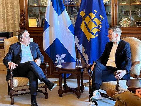Francois Legault used his visit to the national capital to meet with Quebec Mayor Bruno Marchand. Minister Genevieve Guilbault was also present with him on this occasion.