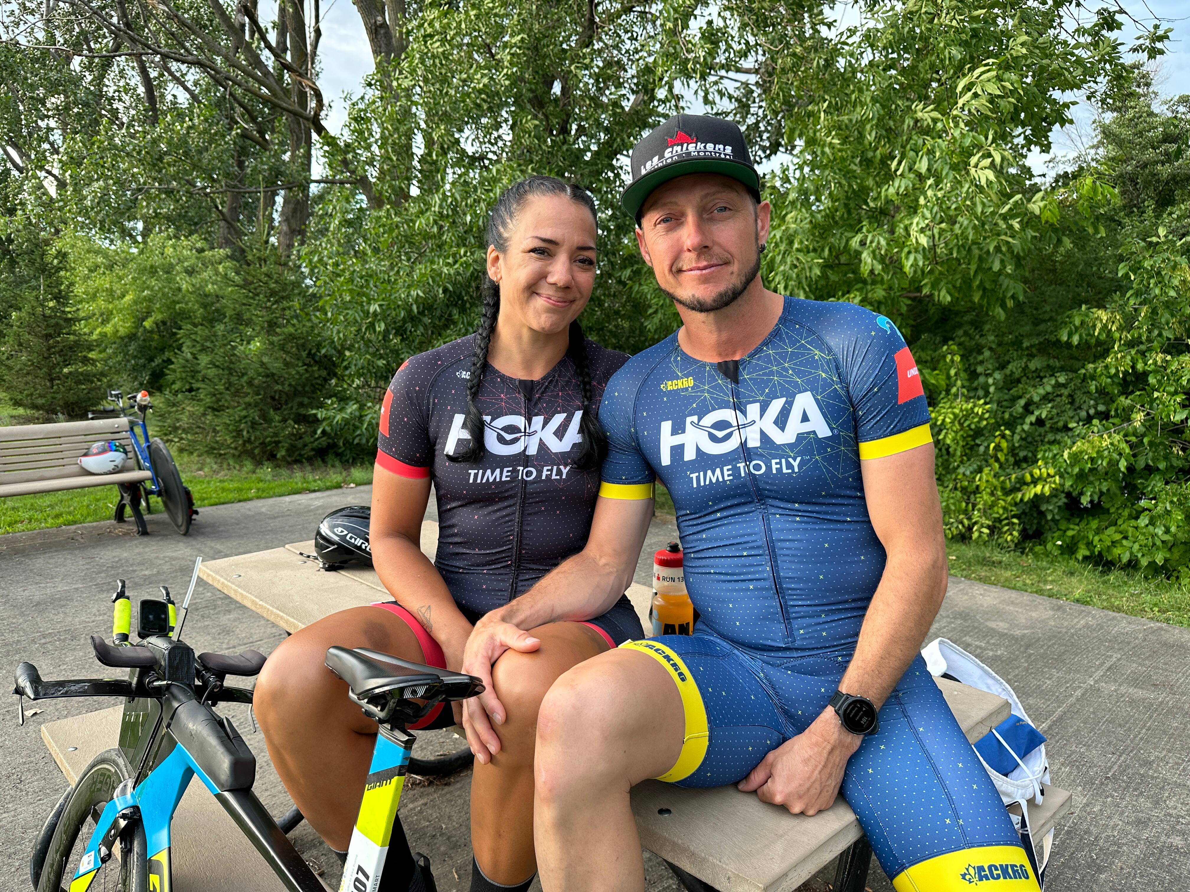 &laquo;&Ccedil;a rend plus amoureux&raquo; : le triatlon &agrave; deux pour se d&eacute;passer