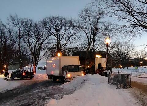 Near the fountain of Tourny and the National Assembly, Friday, it was dead calm.