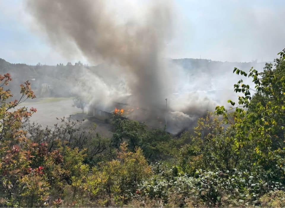 Gaspésie: l’aréna de Nouvelle est la proie des flammes