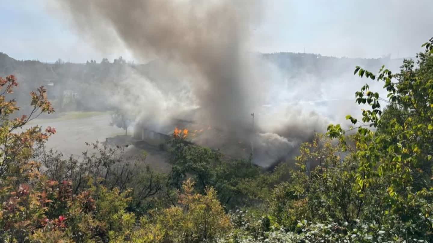 Un incendie majeur ravage le centre sportif de la municipalité de Nouvelle