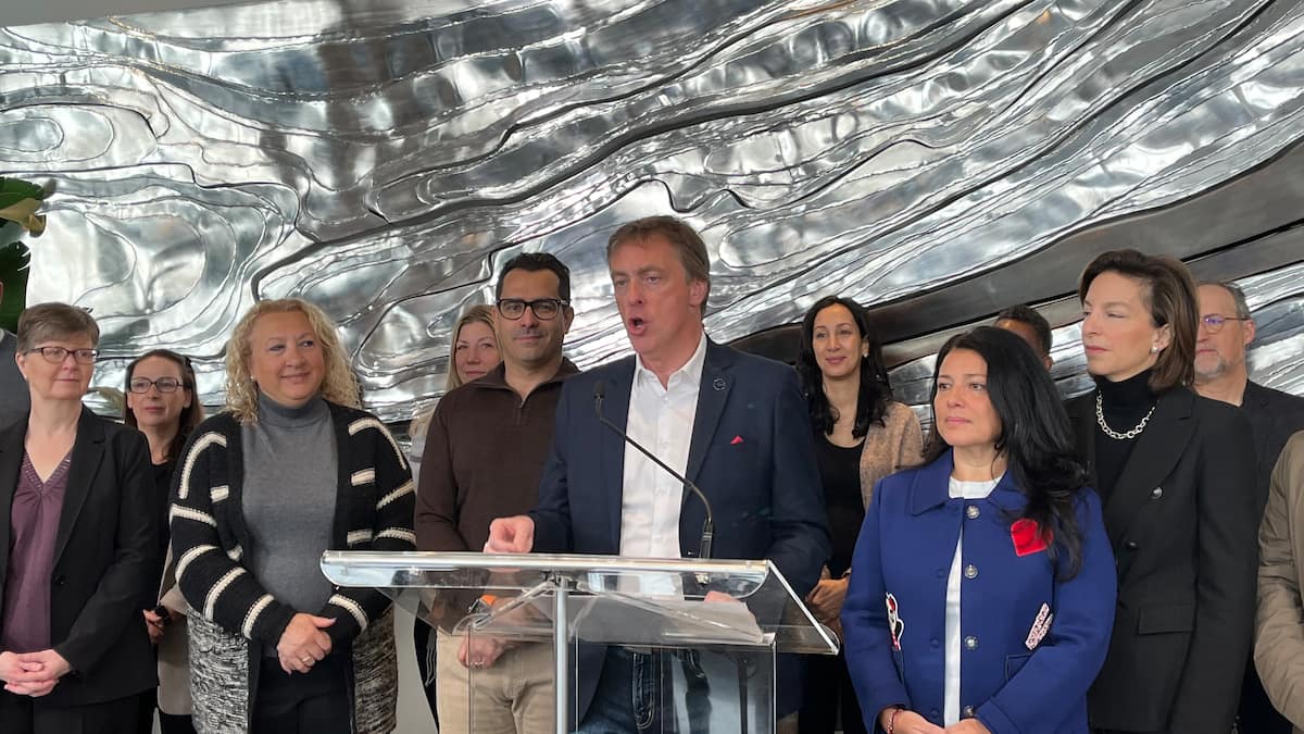 Caucus du PLQ: un parti en attente d’un chef