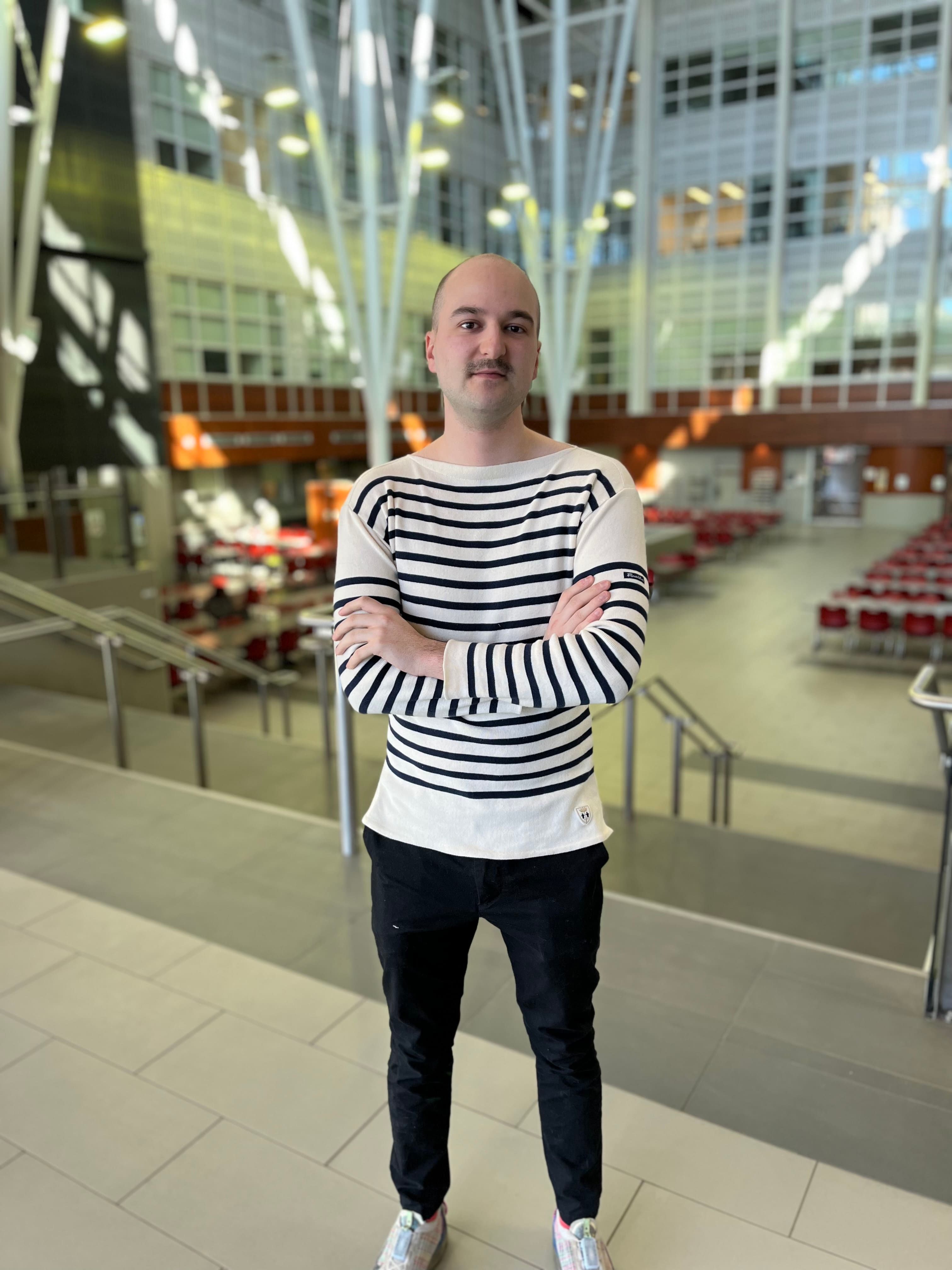 Bourses de recherche du f&eacute;d&eacute;ral: &laquo;Pour que votre demande soit admissible, vous devez vous identifier comme personne noire&raquo;