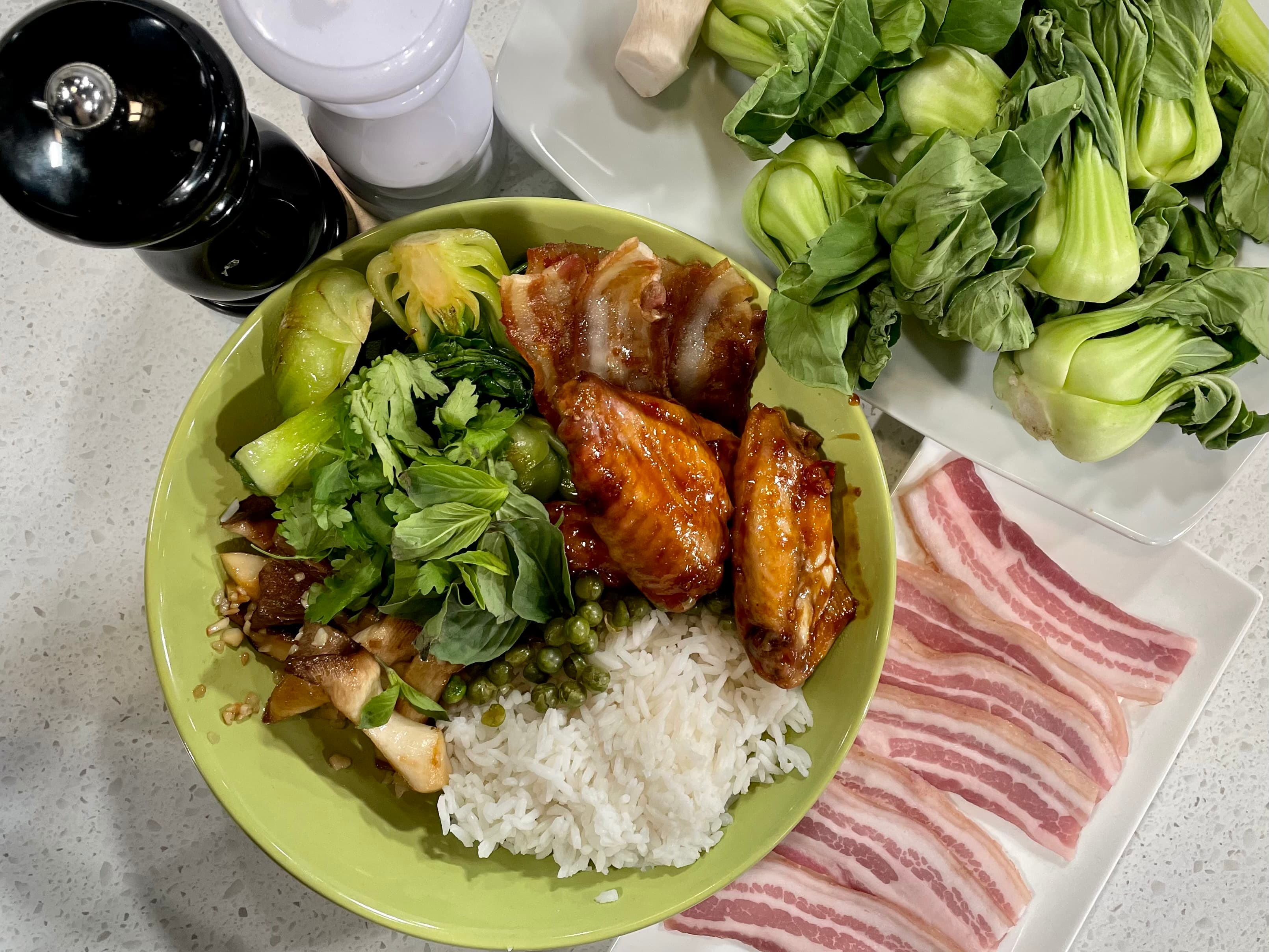 Boîte à lunch Bento : riz, bok choy et champignons