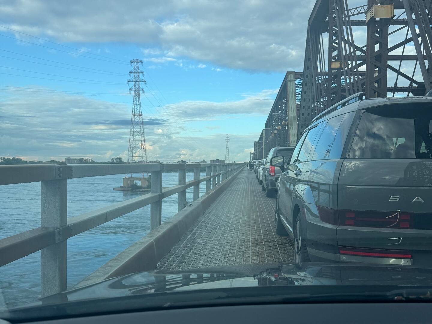 La circulation sur le pont Victoria interrompue pour une période indéterminée
