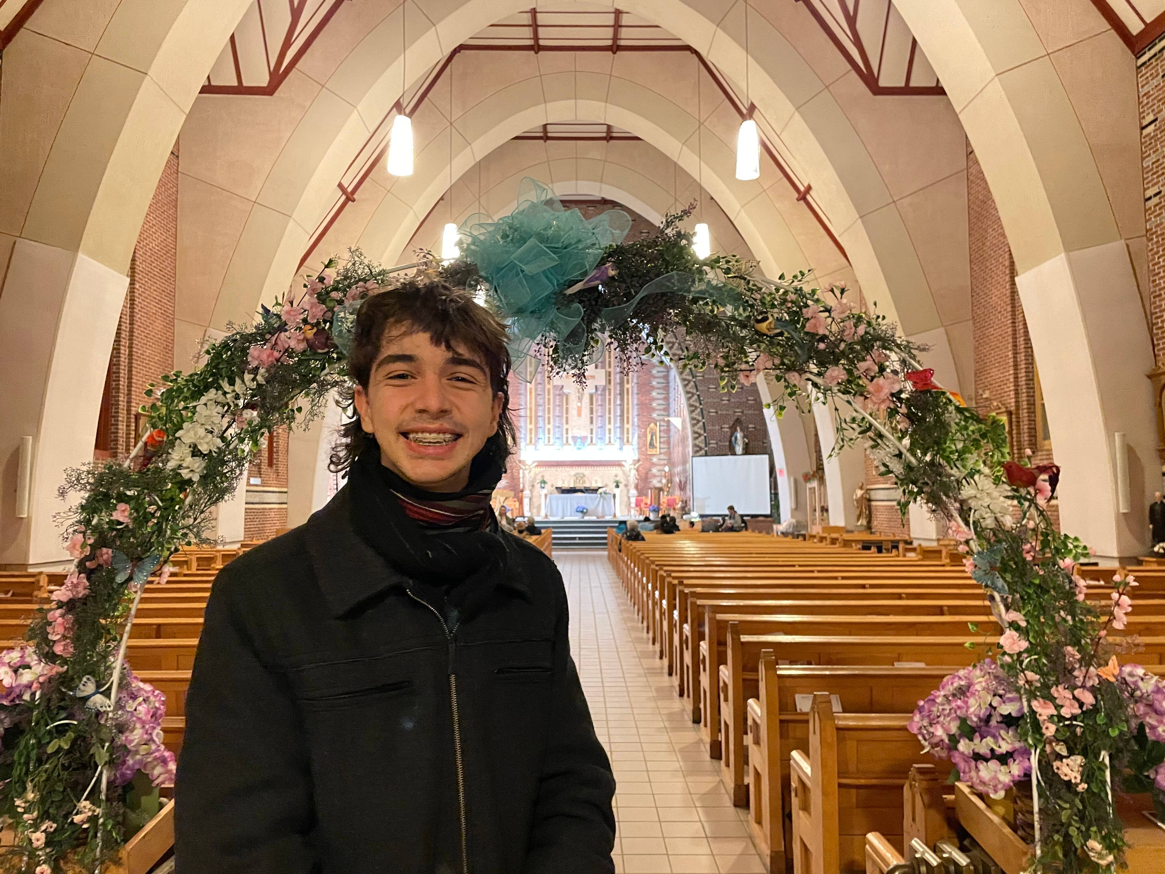 La tradición sigue viva incluso a las 4 de la madrugada: la recogida de agua en Semana Santa sigue atrayendo a multitudes