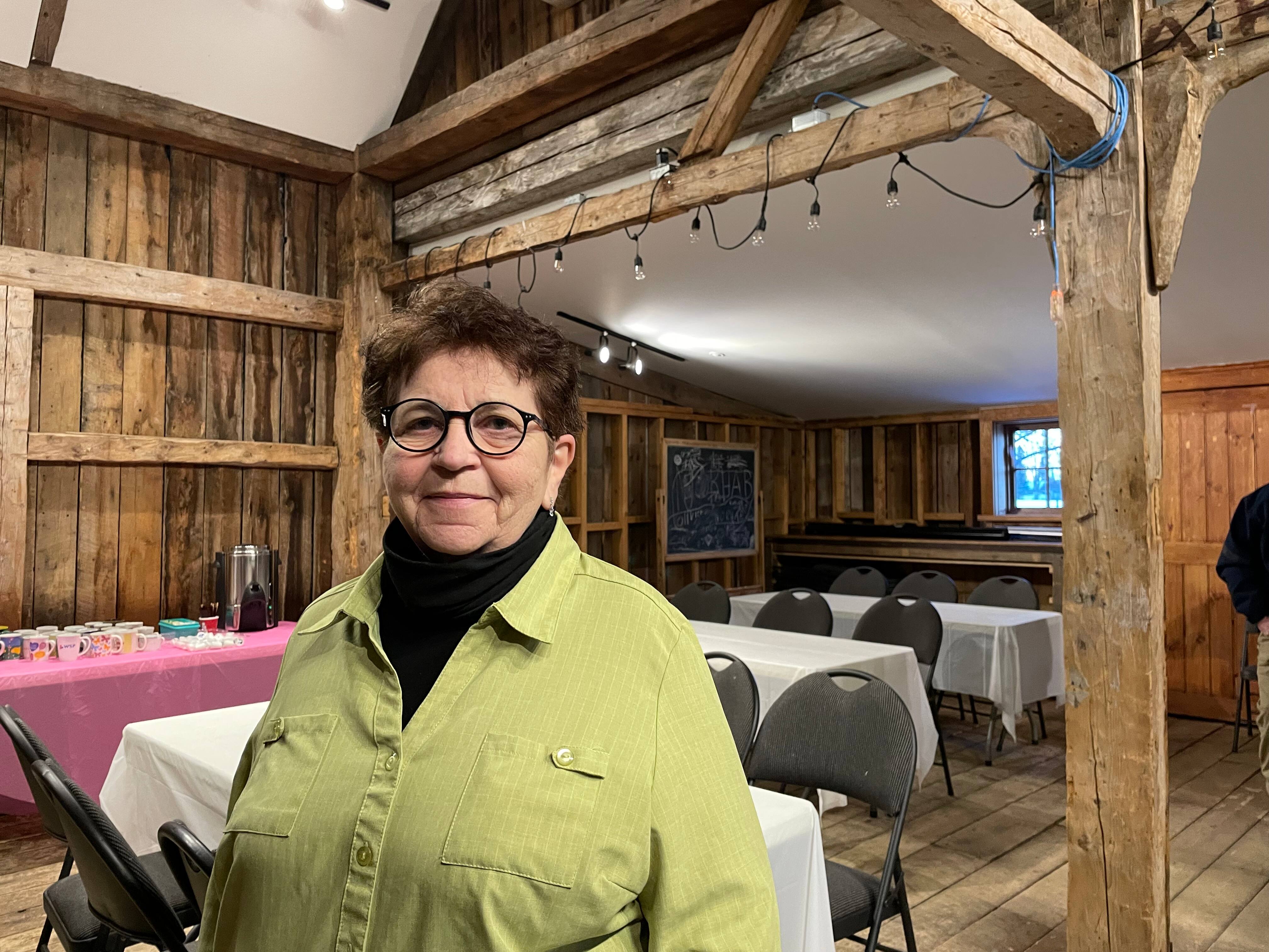 La tradición sigue viva incluso a las 4 de la madrugada: la recogida de agua en Semana Santa sigue atrayendo a multitudes